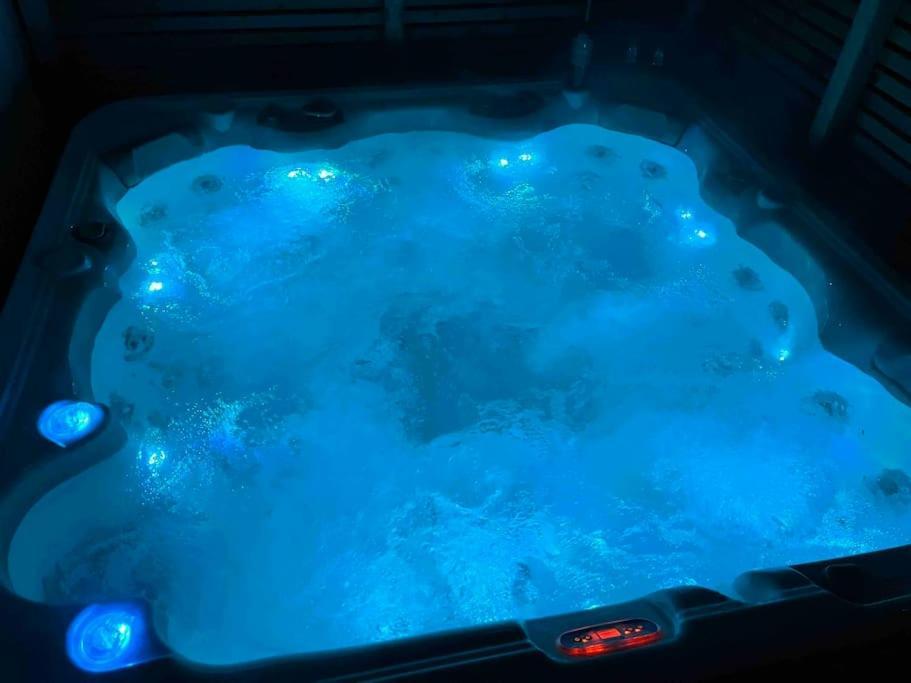 Mysigt Hus Med Natur & Jacuzzi I Olofstorp Γκέτεμποργκ Εξωτερικό φωτογραφία