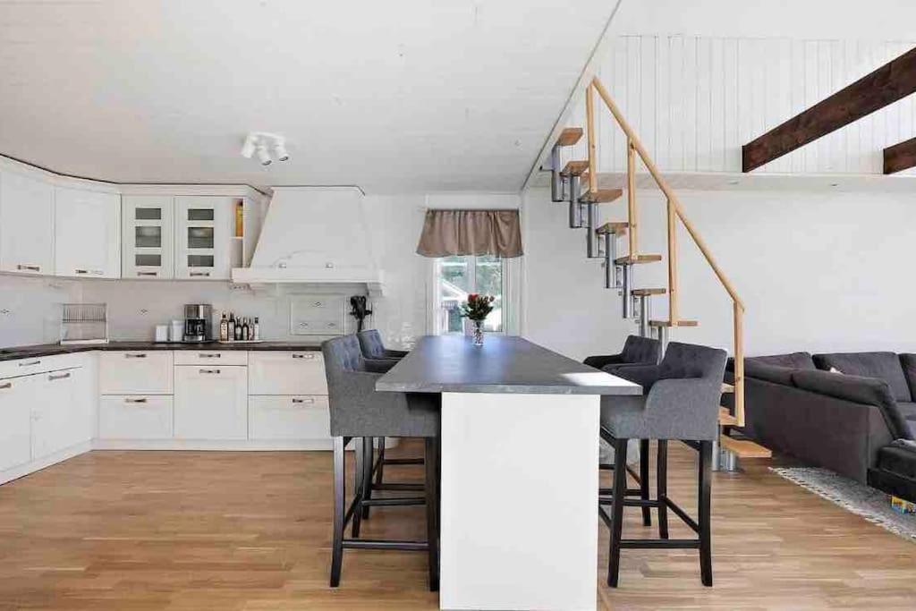 Mysigt Hus Med Natur & Jacuzzi I Olofstorp Γκέτεμποργκ Εξωτερικό φωτογραφία