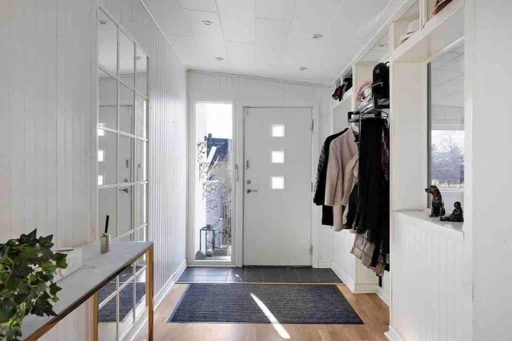 Mysigt Hus Med Natur & Jacuzzi I Olofstorp Γκέτεμποργκ Εξωτερικό φωτογραφία